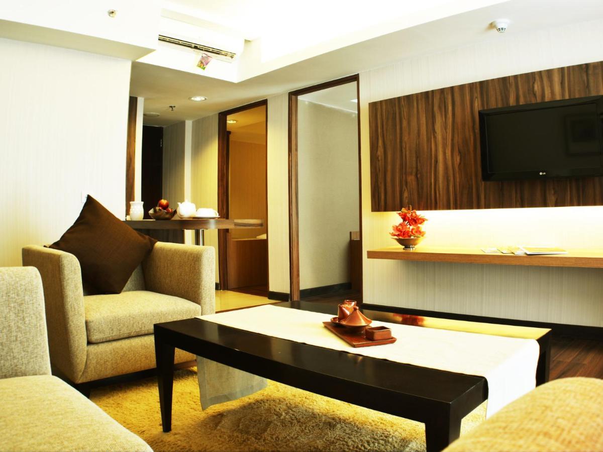 Ramada By Wyndham Bali Sunset Road Kuta Hotel Seminyak Exterior foto