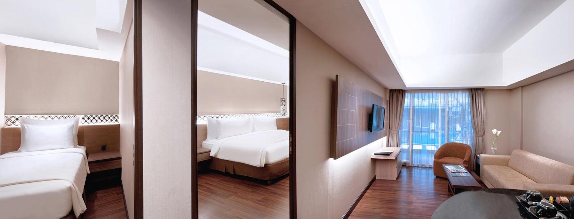 Ramada By Wyndham Bali Sunset Road Kuta Hotel Seminyak Exterior foto